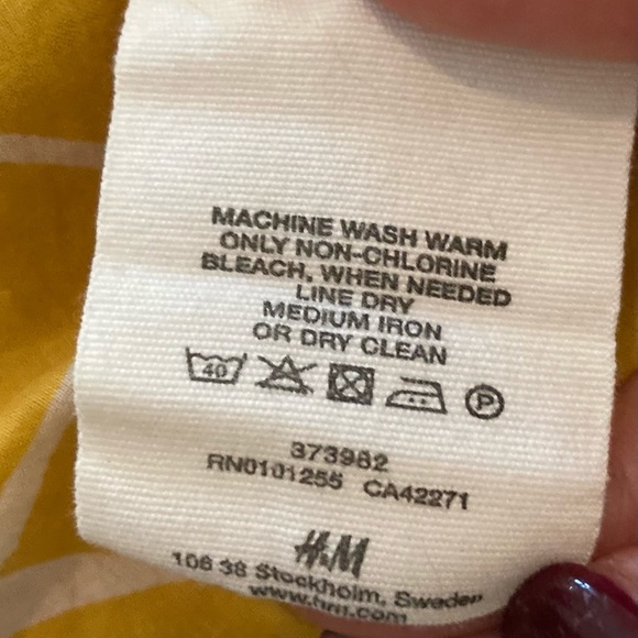🌟🌻H&M Yellow Baby-doll Top 🌟 - Picture 9 of 12